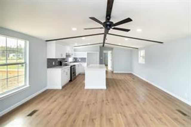 165 Hay Meadow Lane, Shepherd, TX 77371