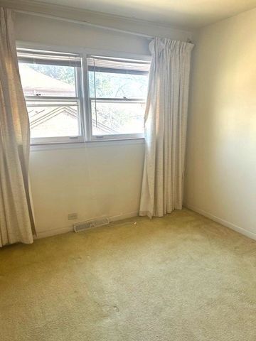 108 E Burlington Street B, Riverside, IL 60546