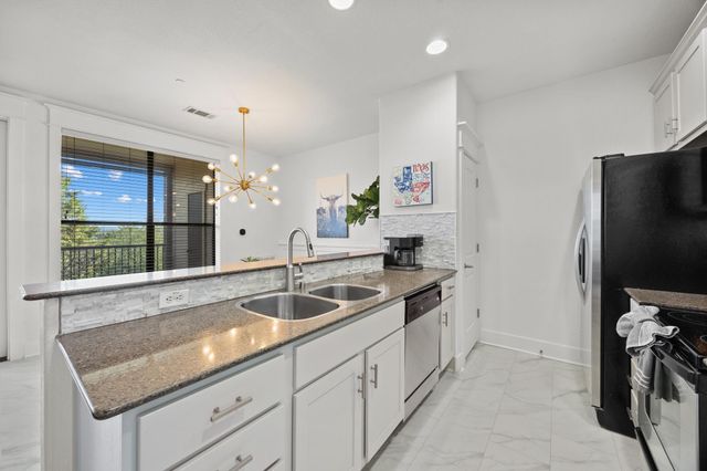 17800 Edgewood WAY 202, Jonestown, TX 78645