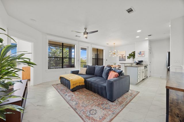 17800 Edgewood WAY 202, Jonestown, TX 78645