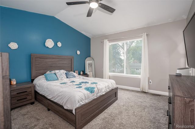 1558 Maddox Street, West Bloomfield Charter Township, MI 48324