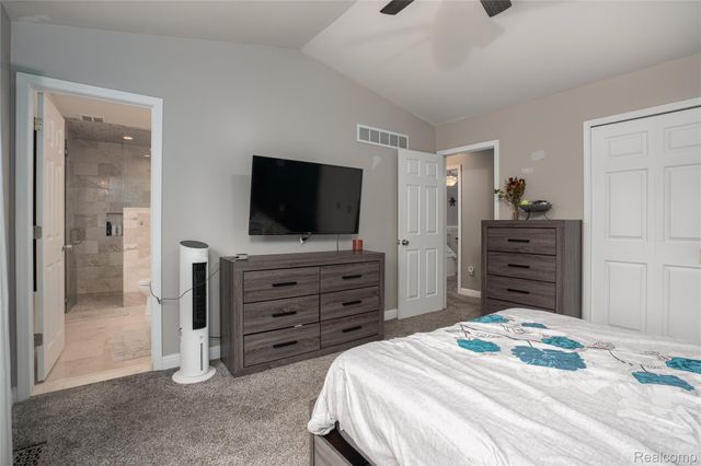 1558 Maddox Street, West Bloomfield Charter Township, MI 48324