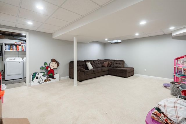 1558 Maddox Street, West Bloomfield Charter Township, MI 48324