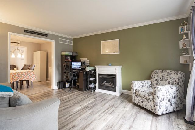 1558 Maddox Street, West Bloomfield Charter Township, MI 48324