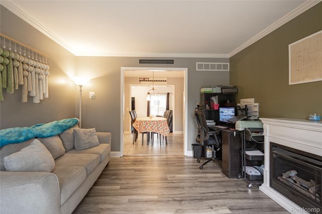 1558 Maddox Street, West Bloomfield Charter Township, MI 48324