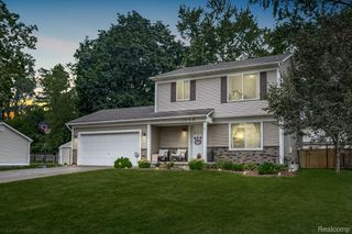 1558 Maddox Street, West Bloomfield Charter Township, MI 48324
