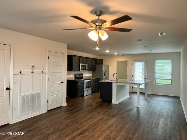 531 S Walnut Street, Carterville, MO 64835