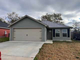 531 S Walnut Street, Carterville, MO 64835