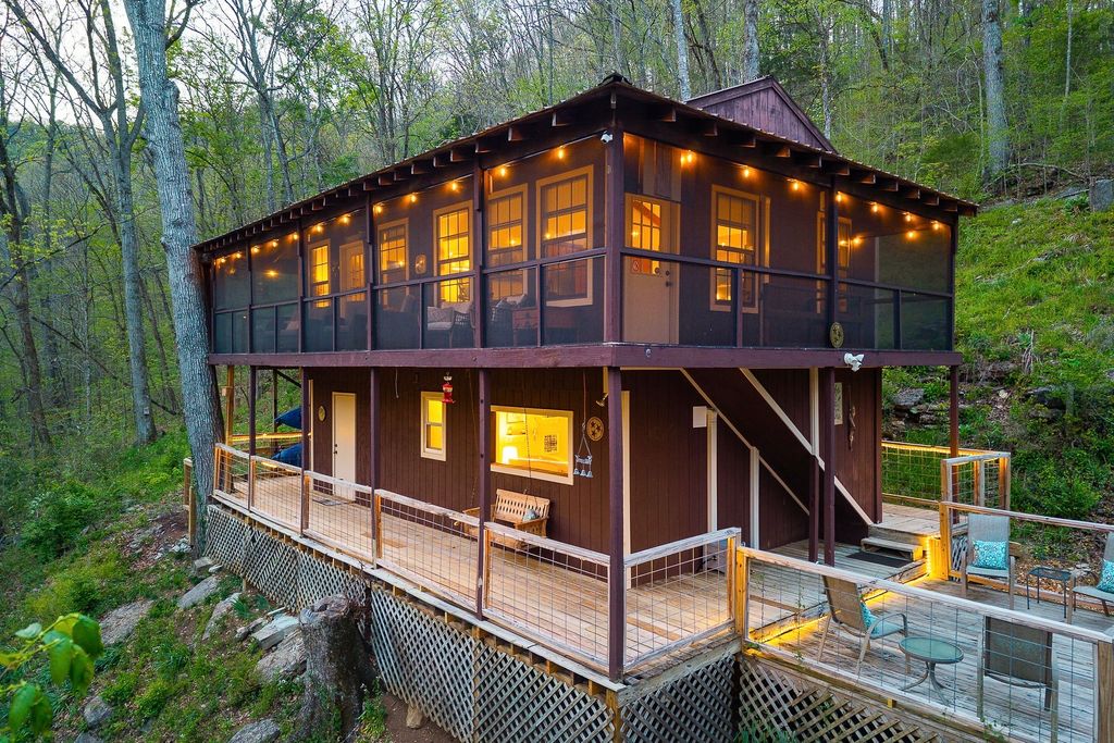 510 Wilson Dr, Smithville, TN 37166