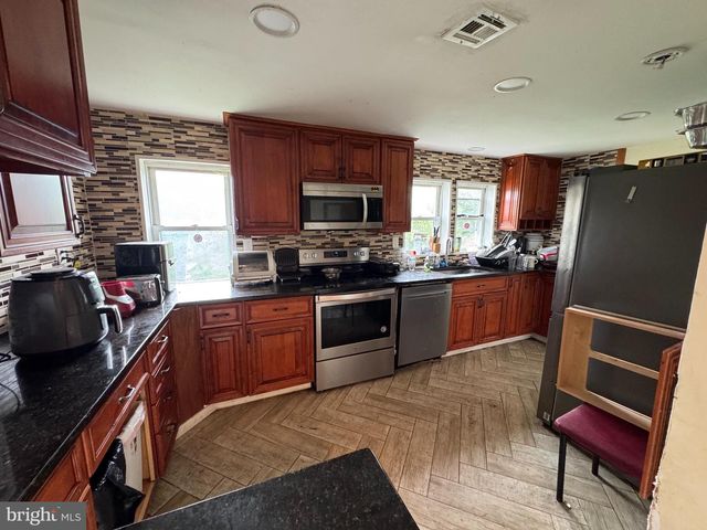 131 MODENA RD, Coatesville, PA 19320