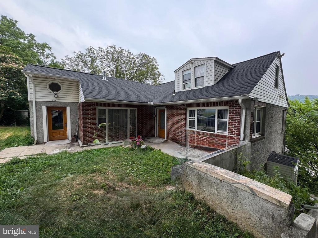 131 MODENA RD, Coatesville, PA 19320
