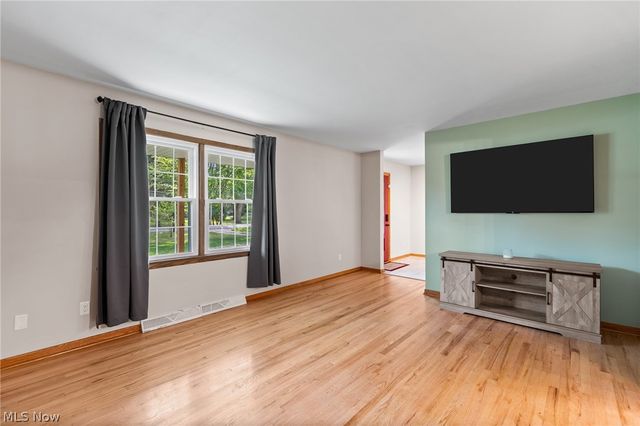 4618 S Arlington Road, Green, OH 44685