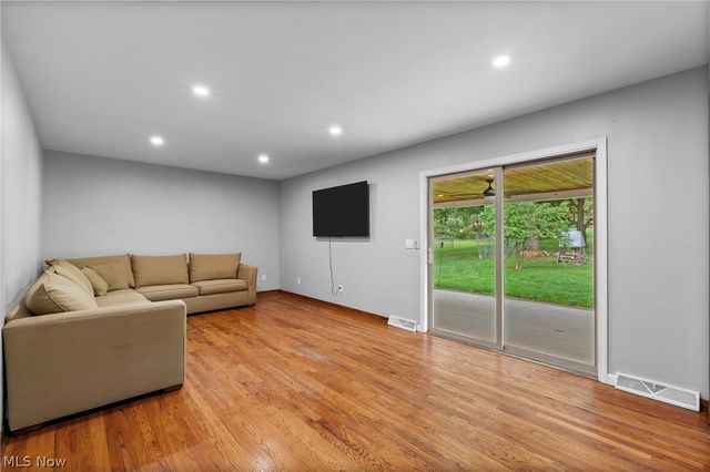 4618 S Arlington Road, Green, OH 44685