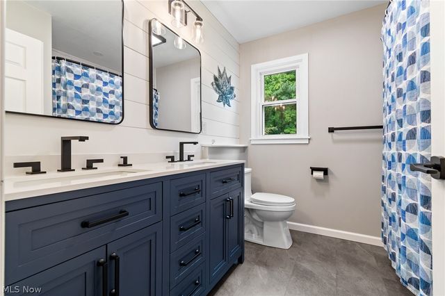 4618 S Arlington Road, Green, OH 44685