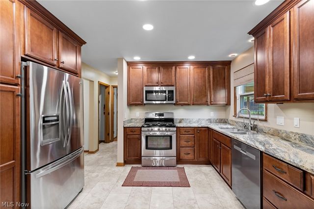 4618 S Arlington Road, Green, OH 44685