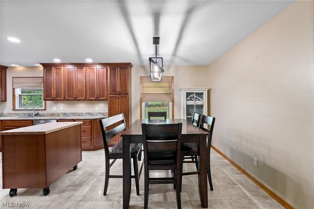4618 S Arlington Road, Green, OH 44685