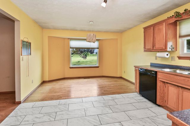 221 E New Melville Road, Willard, MO 65781