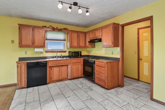 221 E New Melville Road, Willard, MO 65781
