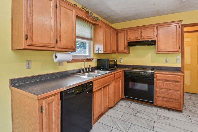 221 E New Melville Road, Willard, MO 65781
