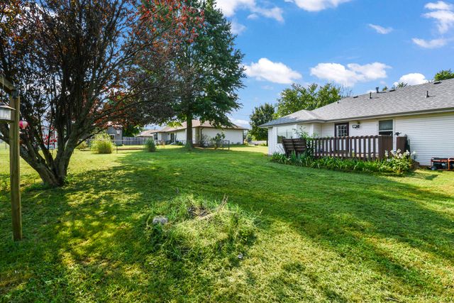 221 E New Melville Road, Willard, MO 65781