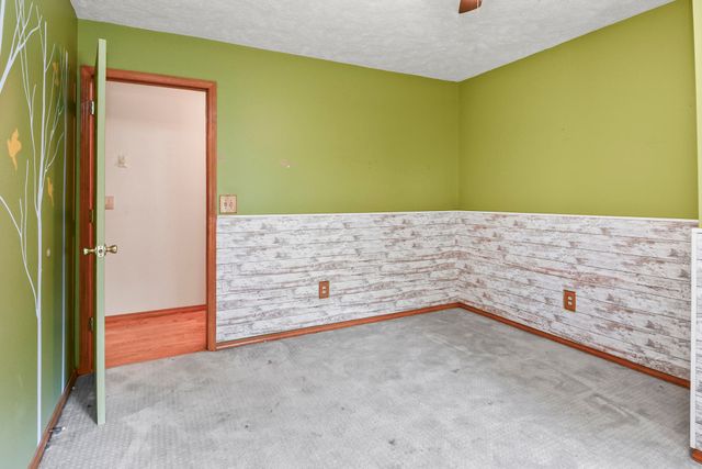 221 E New Melville Road, Willard, MO 65781