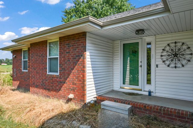 221 E New Melville Road, Willard, MO 65781