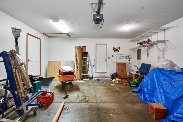 221 E New Melville Road, Willard, MO 65781