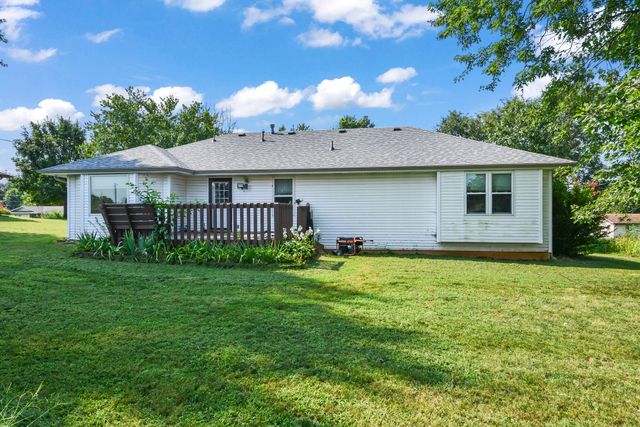 221 E New Melville Road, Willard, MO 65781