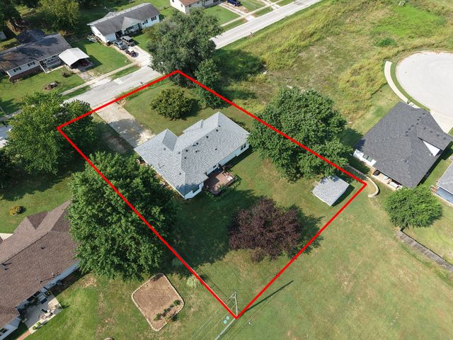 221 E New Melville Road, Willard, MO 65781