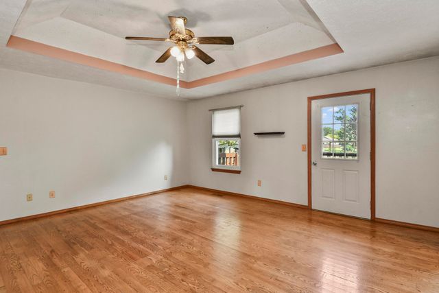 221 E New Melville Road, Willard, MO 65781