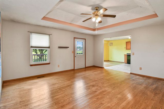 221 E New Melville Road, Willard, MO 65781