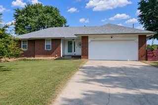 221 E New Melville Road, Willard, MO 65781