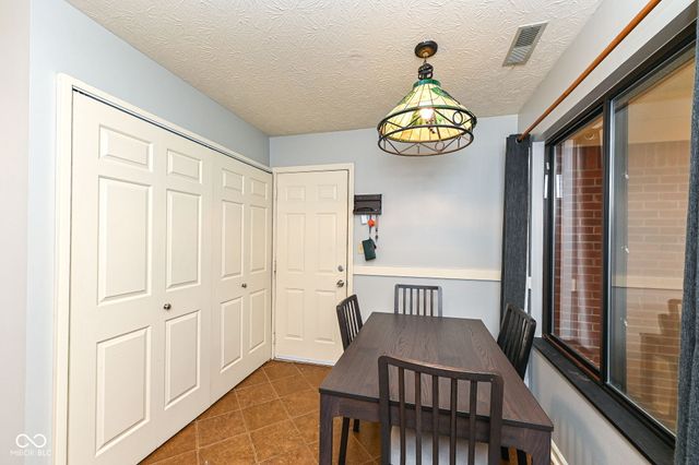 2066 Oak Run Court, Indianapolis, IN 46260