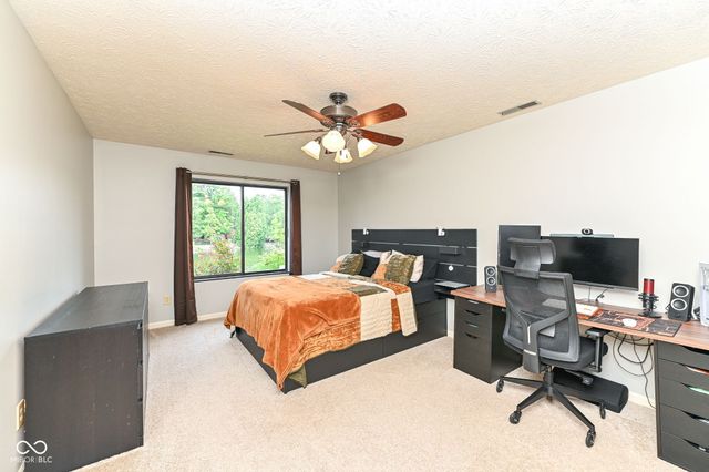 2066 Oak Run Court, Indianapolis, IN 46260