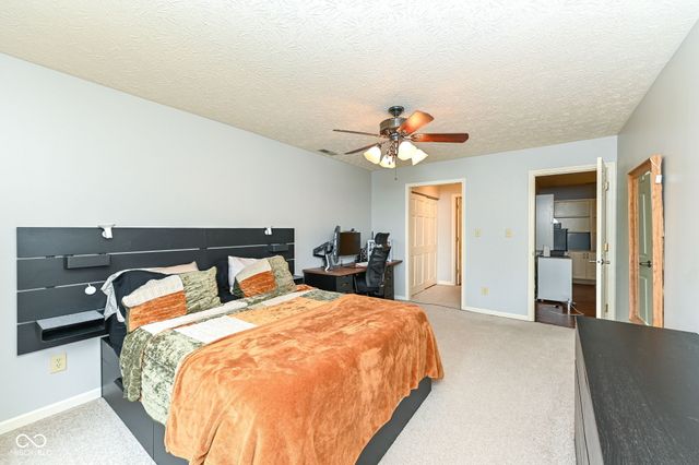 2066 Oak Run Court, Indianapolis, IN 46260
