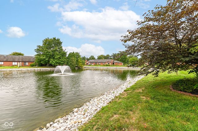 2066 Oak Run Court, Indianapolis, IN 46260
