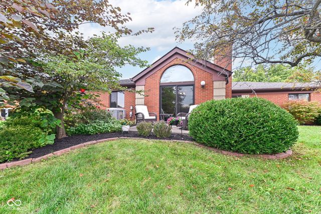 2066 Oak Run Court, Indianapolis, IN 46260