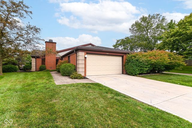 2066 Oak Run Court, Indianapolis, IN 46260