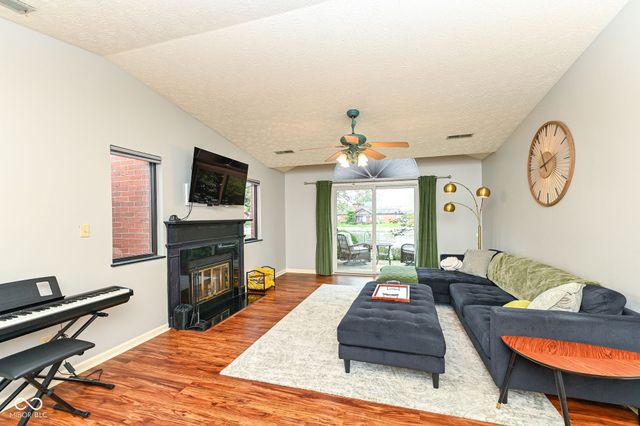 2066 Oak Run Court, Indianapolis, IN 46260