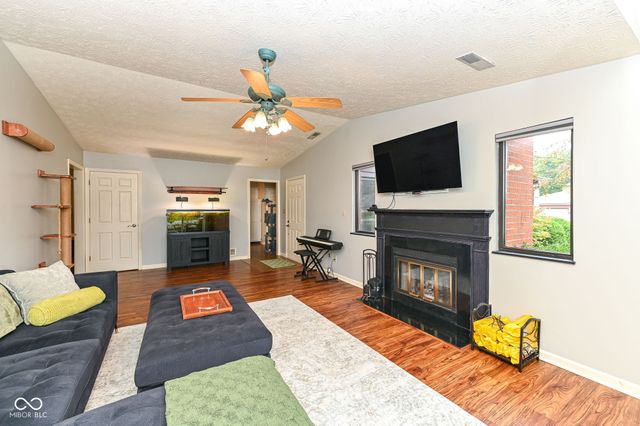 2066 Oak Run Court, Indianapolis, IN 46260
