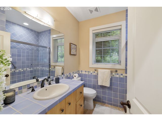 19560 Ne HERRING Ln, Newberg, OR 97132