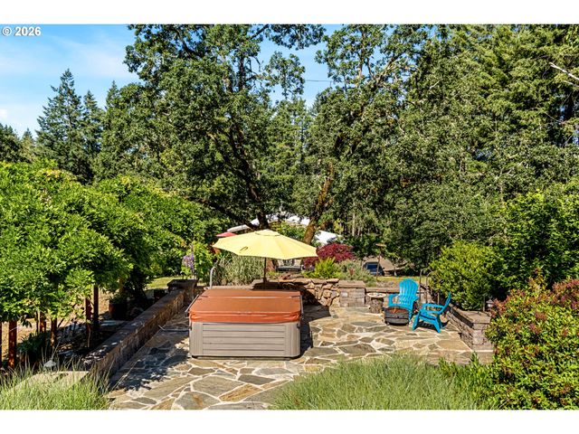 19560 Ne HERRING Ln, Newberg, OR 97132