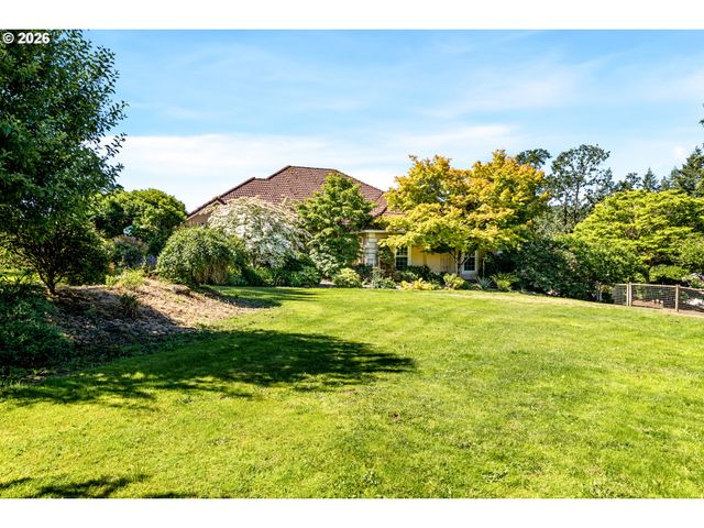 19560 Ne HERRING Ln, Newberg, OR 97132