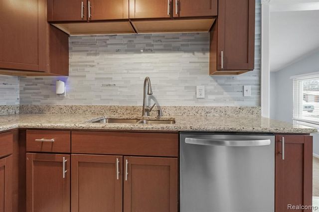 456 S Hawthorne Street, Westland, MI 48186