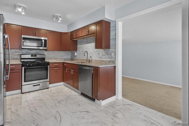 456 S Hawthorne Street, Westland, MI 48186