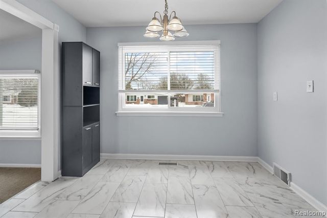 456 S Hawthorne Street, Westland, MI 48186