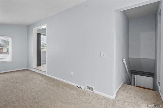 456 S Hawthorne Street, Westland, MI 48186