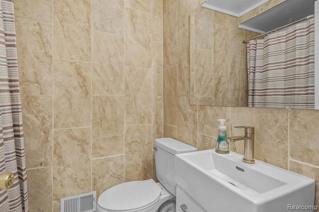 456 S Hawthorne Street, Westland, MI 48186