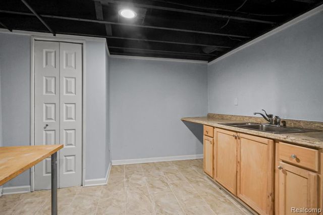 456 S Hawthorne Street, Westland, MI 48186