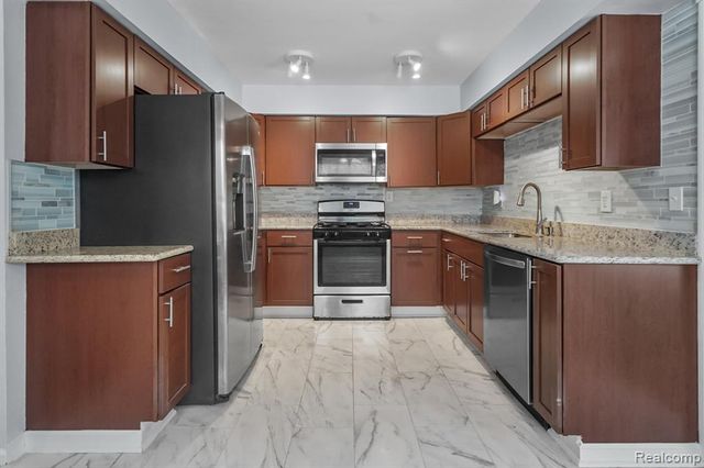 456 S Hawthorne Street, Westland, MI 48186